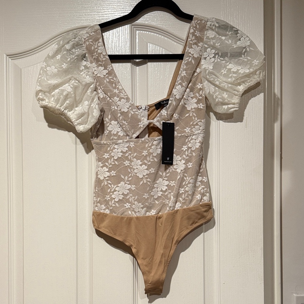 Lulus XS Floral Lace Puff Sleeve Bodysuit - White and Tan